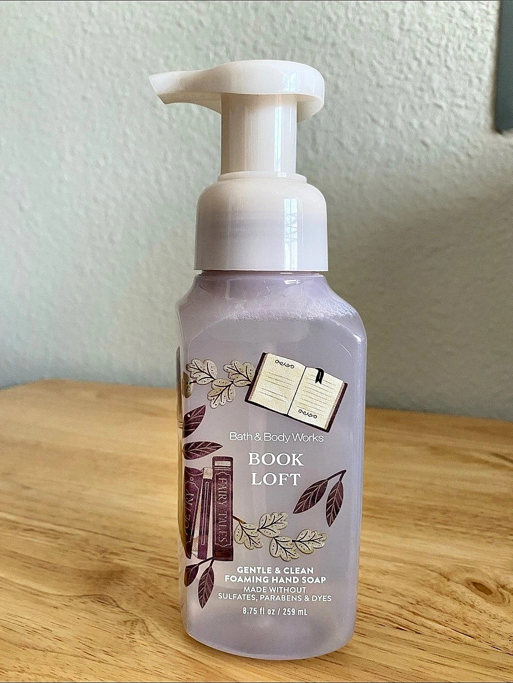Bath & Body Works Book Loft Foaming Hand Soap